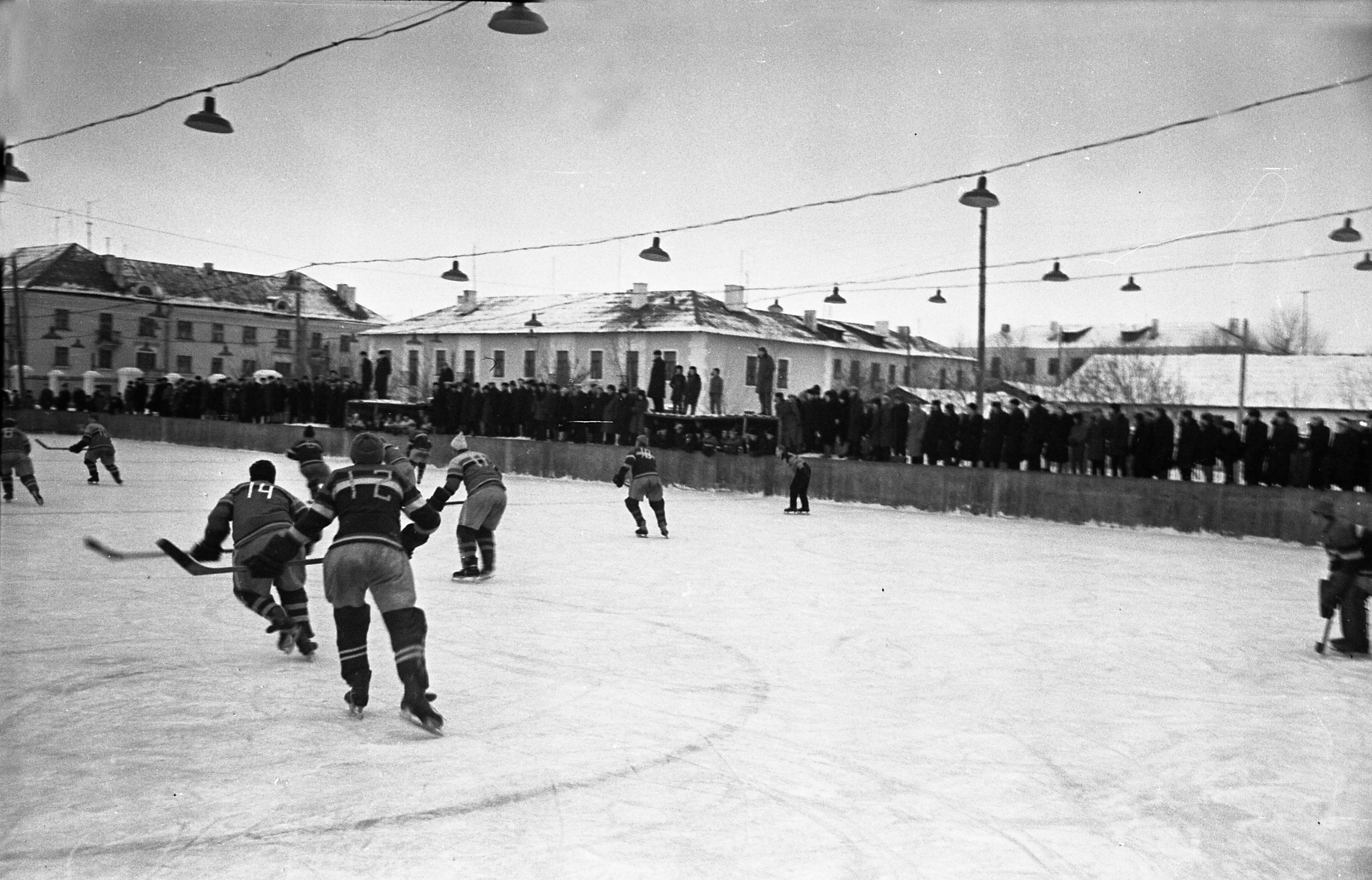 1963. Матч на стадионе Торпедо.jpg